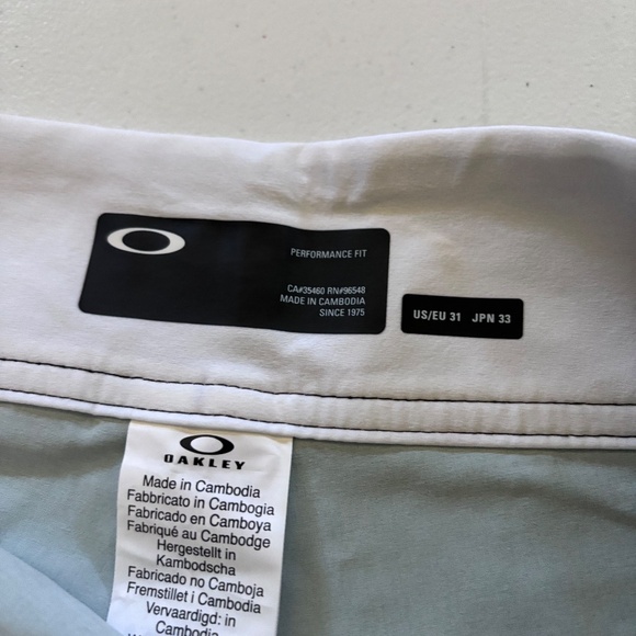 New mens Oakley board shorts various sizes - Picture 4 of 5